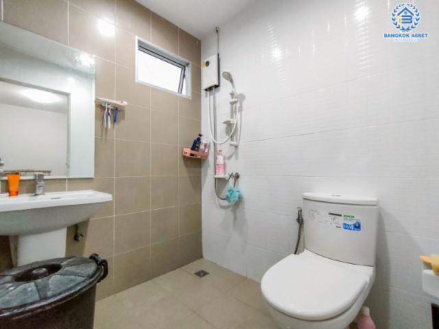 *****ทาวน์เฮ้าส์มือสองย่านปทุมธานี ม.บ้านพฤกษา แจ้งวัฒนะ-ราชพฤกษ์ #หลังมุม เนื้อที่กว้างขวางเกือบ 27 ตร.ว. ฟังก์ชัน 3 ห้องนอน 2 ห้องน้ำ 1 ที่จอดรถ บ้านพร้อมอยู่ แถมฟรี! 2 เครื่องปรับอากาศ บนทำเลเชื่อมต่อถ.ราชพฤกษ์, ถ.แจ้งวัฒนะ และทางด่วน "บางปะอิน-ปากเกร็ด"